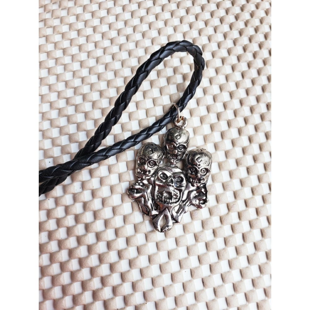 Silver colored gothic Skull necklace